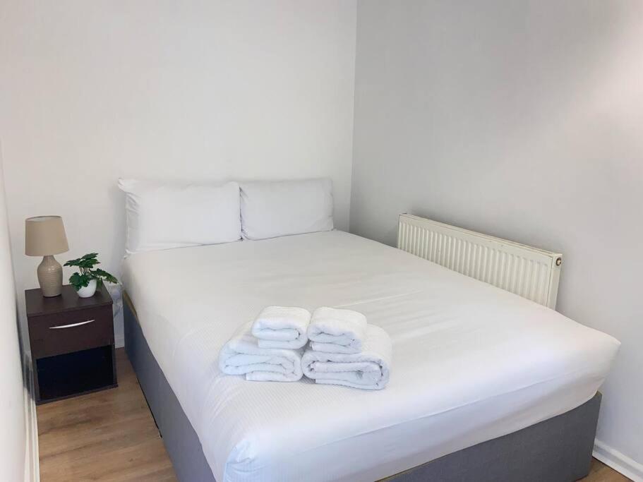 Stylish & Tranquil Flat With Excellent Connections Apartment Лондон Екстериор снимка